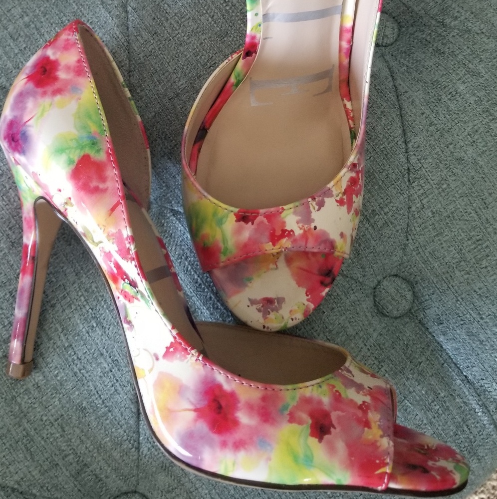 Elle Floral Pumps